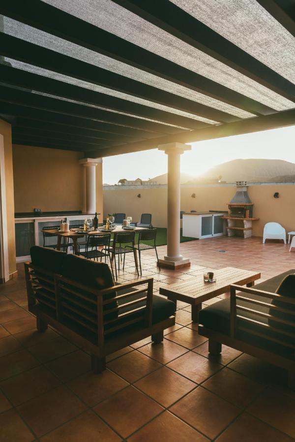 Moderne Villa Met Verwarmd Zwembad In Corralejo Eksteriør bilde
